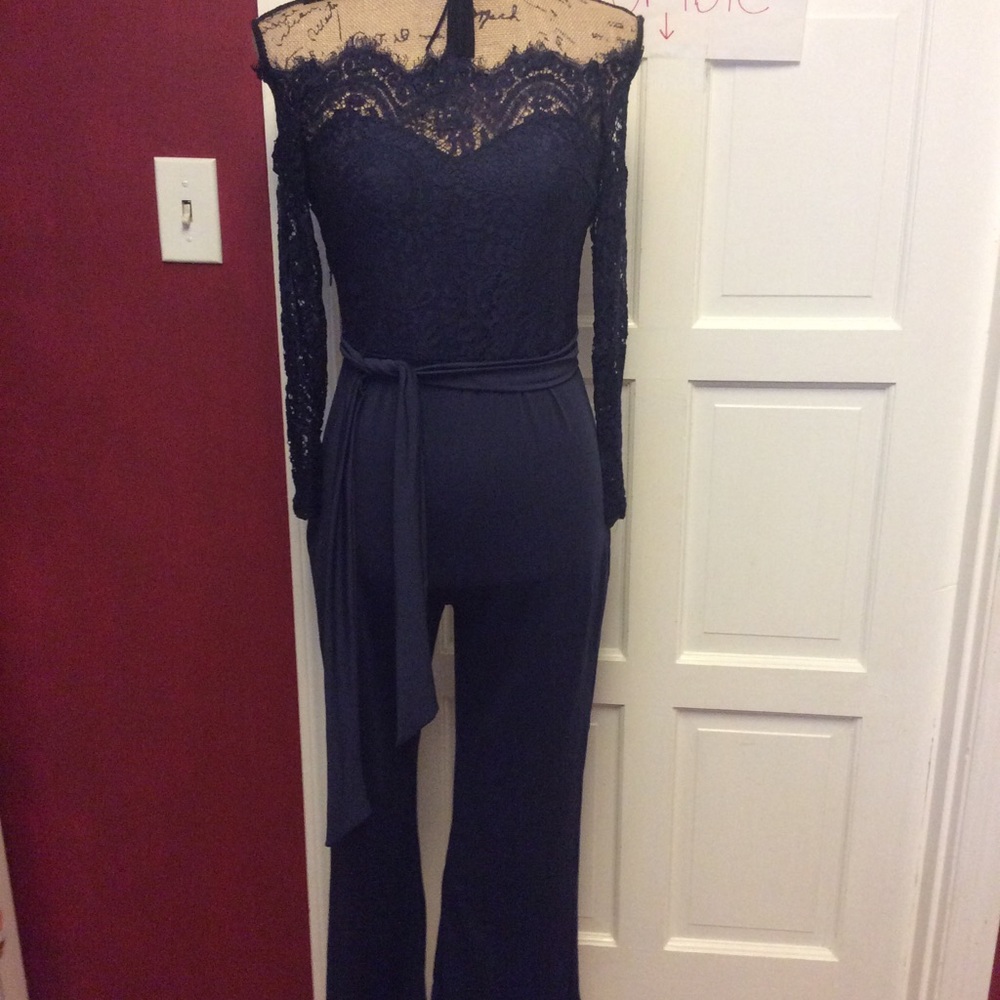 🦉gorgeous lace top navy jumpsuit🦉 - Picture 3 of 6
